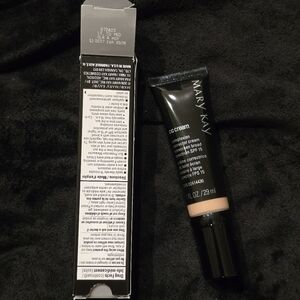 Mary Kay CC Cream Broad Spectrum SPF 15 - Light To Medium